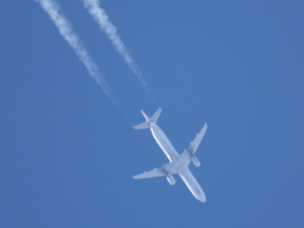 Airbus A321 (N927UW)