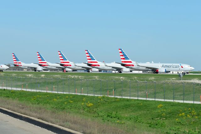 Boeing 737-800 (N968NN) - Six AAL 737-800's Covid-19 parked on 10-R.