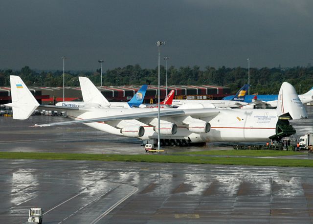 Antonov Antheus (UR-82060) - 03.10.06 Manchester, England    Loading trucks for Nigeria for their Anniversary celebration concert by Snoop Dog.    Now operates in a new colour. scheme.