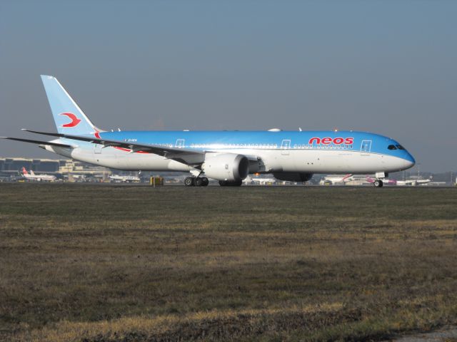 BOEING 767-300 (EI-NEW)