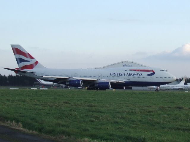 Boeing 747-400 (G-BNLV)