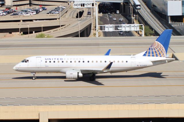 Embraer 175 (N134SY)
