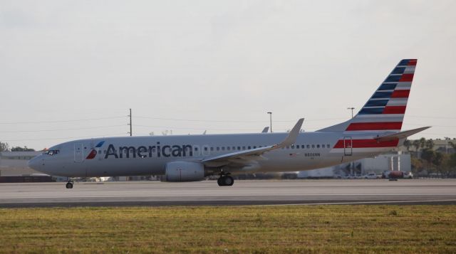 Boeing 737-800 (N806NN) - Taxing for take off on the 2th of May, 2018 at 7:47.