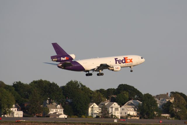 McDonnell Douglas DC-10 (N384FE)