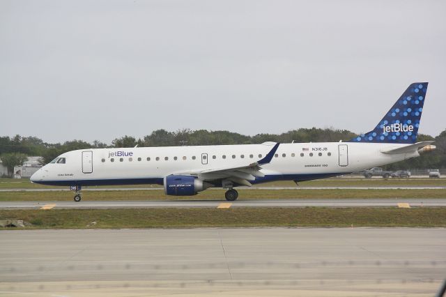 Embraer ERJ-190 (N316JB) - Jet Blue Flight 1187 (N316JB) on arrival to Runway 14 at Sarasota-Bradenton International Airport following flight from Boston Logan International Airport