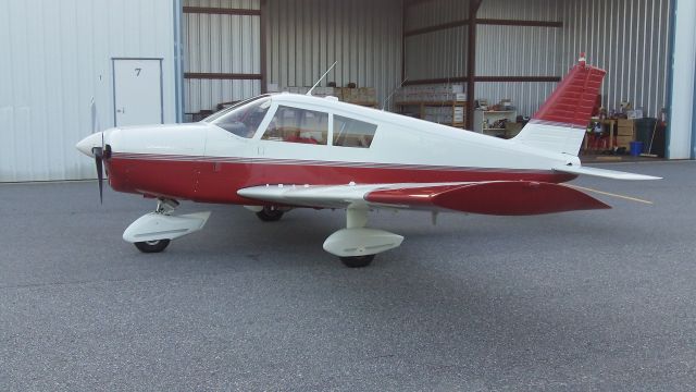 Piper Cherokee (N4403J)