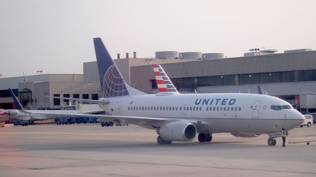 Boeing 737-700 (N1371)