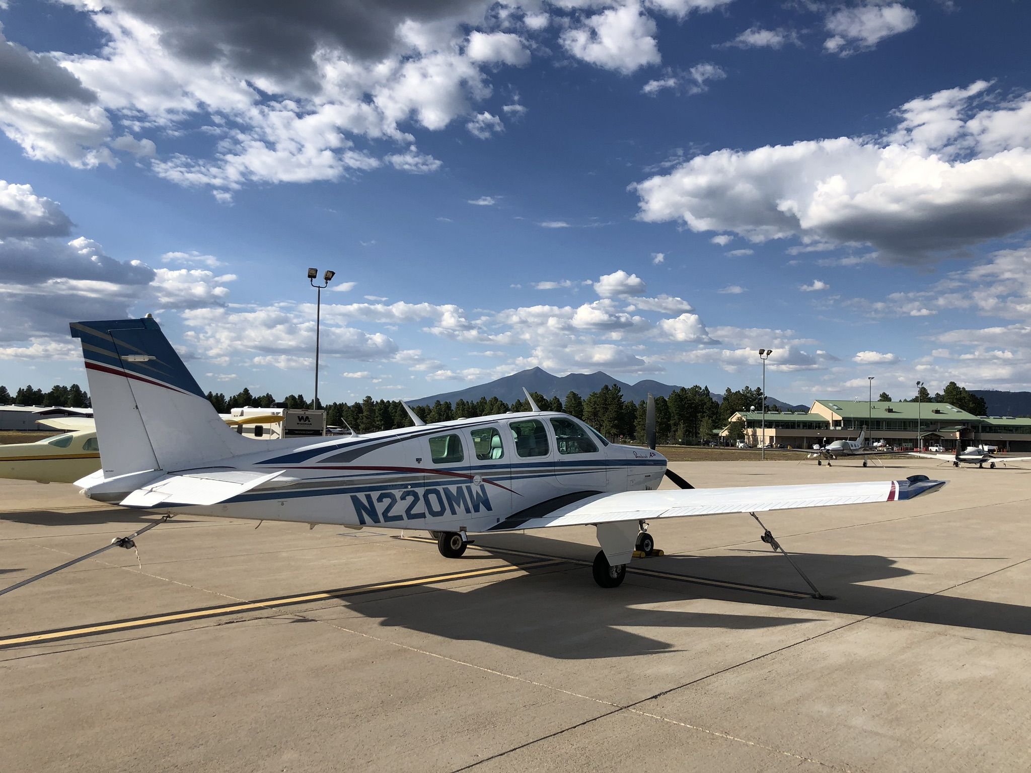 Beechcraft Bonanza (36) (N220MW)