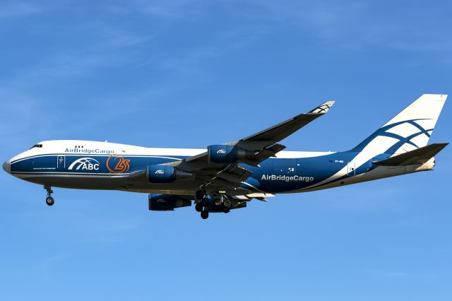 Boeing 747-400 (VP-BIK)