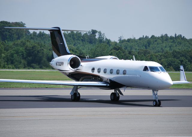 Gulfstream Aerospace Gulfstream IV (N700PP) - DGRG LEASING LLC parked at Concord Regional Airport / Concord, NC 7/27/11