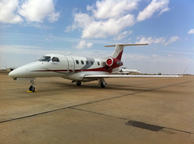 Embraer Phenom 300 (N117DD)