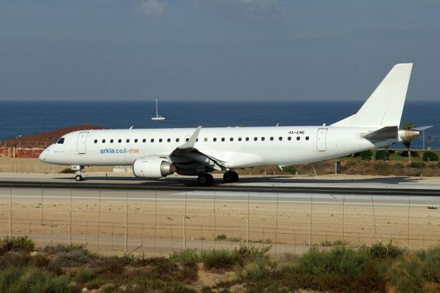 Embraer ERJ-190 (4X-EME) - 21/09/2018: Taxi after landing on runway 03/21.