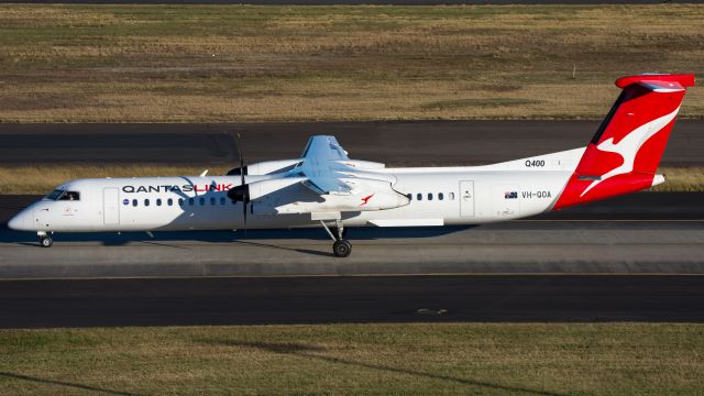 de Havilland Dash 8-400 (VH-QOA)