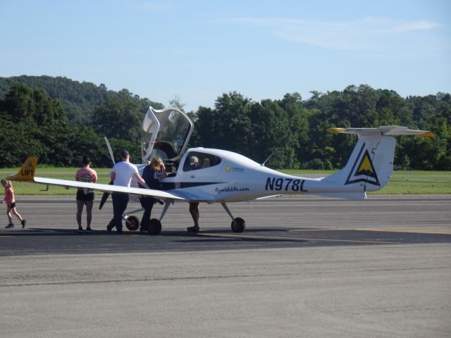 Diamond Star (N978L) - Showing it off to the family