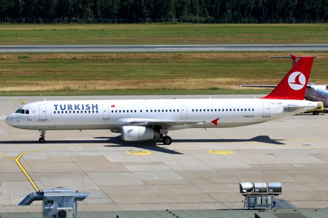 Airbus A321 (TC-JMI)