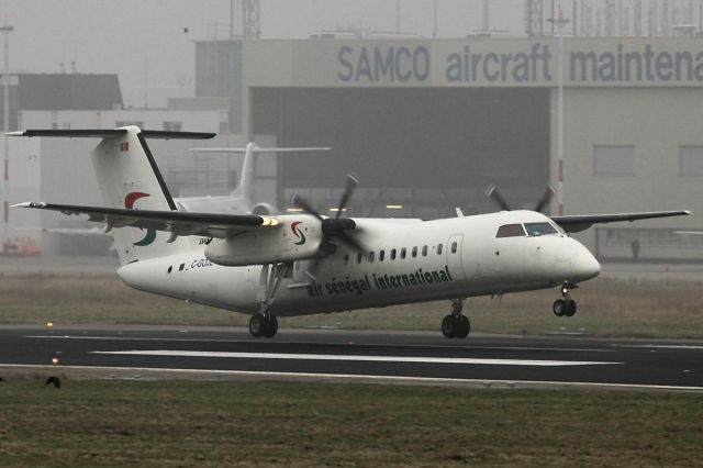 de Havilland Dash 8-300 (C-GOJE)