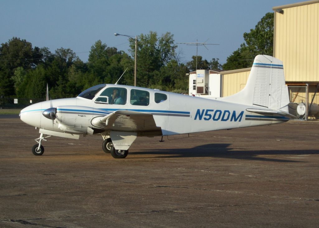 Beechcraft Travel Air (N50DM)