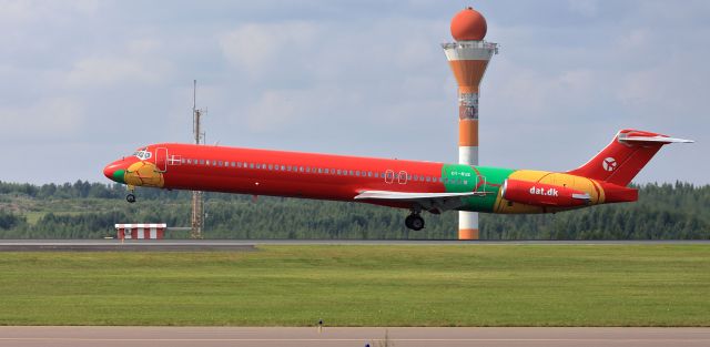 McDonnell Douglas MD-83 (OY-RUE)