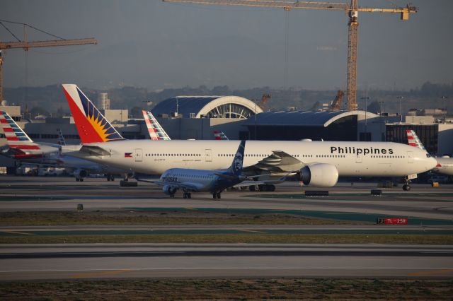 BOEING 777-300ER (RP-C7777)