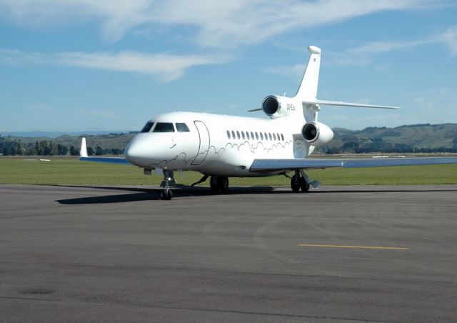 Dassault Falcon 7X (OO-EJA) - on the ground at NZNR