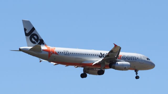 Airbus A320 (VH-VGI) - Airbus A320 Jetstar VH-VGI final runway 21 YPPH 250119.