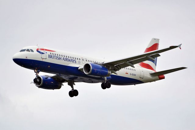 Airbus A320 (G-EUUG)