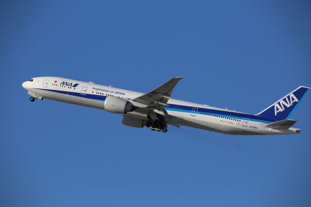 BOEING 777-300ER (JA796A)