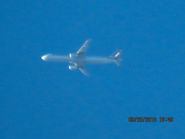 Airbus A321 (N523UW)