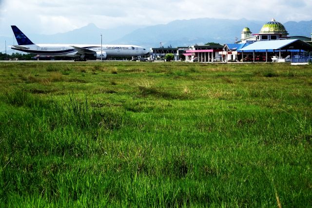 BOEING 777-300ER (F-OSYD) - Air Autral, operated by Garuda Indonesia for Hajj at Sultan Iskandar Muda International Airport Aceh