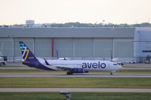 Boeing 737-800 (N805VL) - Avelo Airlines 737-800 making a rare appearance.