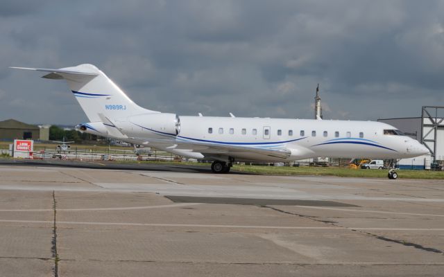 Bombardier Global Express (N989RJ)