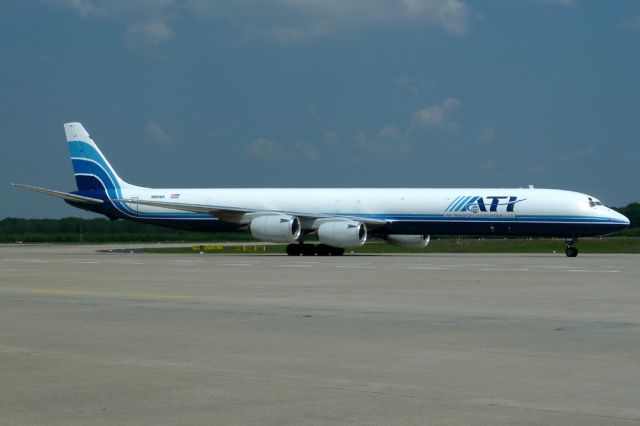 McDonnell Douglas DC-8-70 (N604BX)