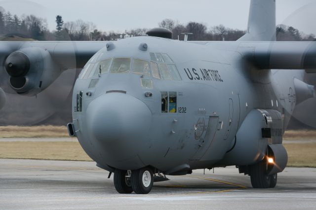 Lockheed C-130 Hercules (91-1232) - C130 taxiing in to the old terminal ramp at Lunken.