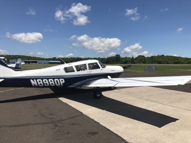 Piper Cherokee Arrow (N8989P)