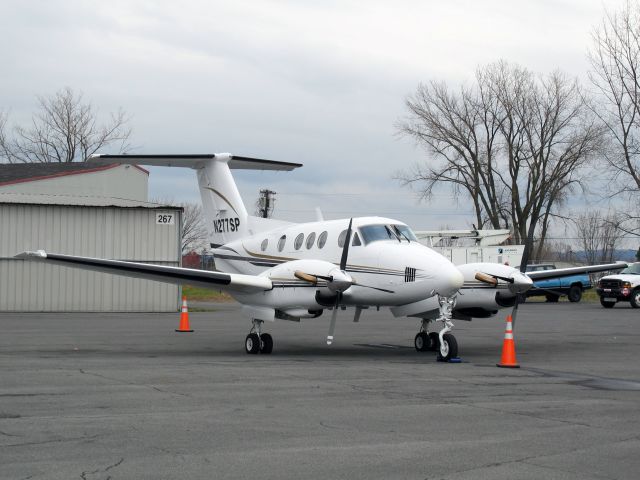 Beechcraft King Air 90 (N277SP) - A nice King Air.