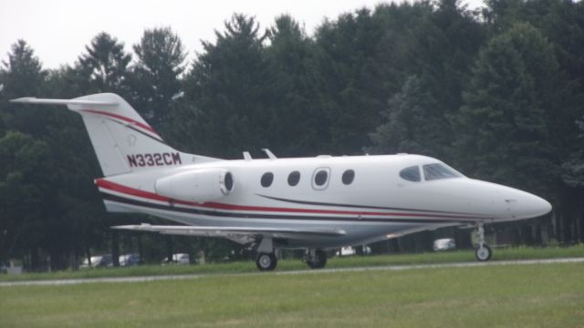 Beechcraft Premier 1 (N332CM)