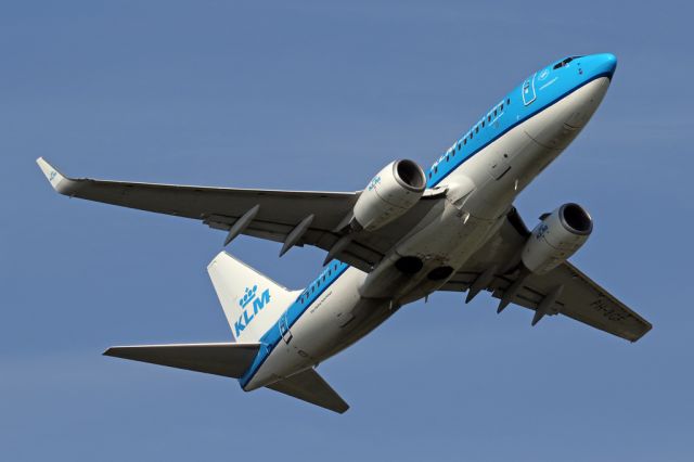 Boeing 737-700 (PH-BGF) - KLM1080 departing to Amsterdam