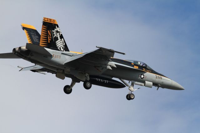 McDonnell Douglas FA-18 Hornet (16-8363)