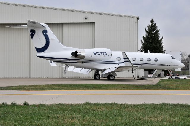 N107TD — - One of two G-IV's owned by Indianapolis Colts. The other has a blue tail and reg N106TD. Shot 03-25-21