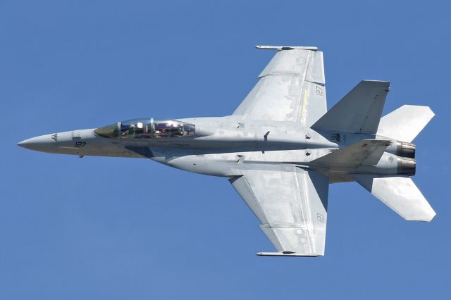 00-0127 — - US Navy Boeing F/A-18F "Super Hornet"