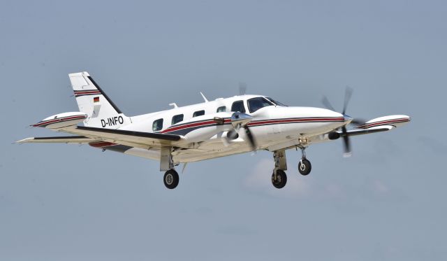 Piper Cheyenne 2 (D-INFO) - Airventure 2017