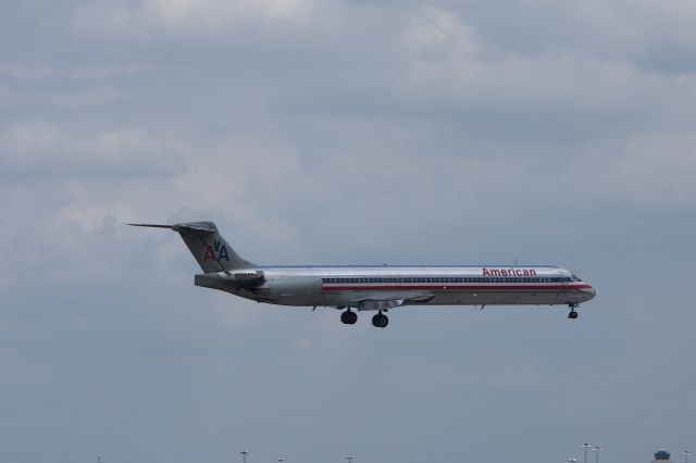 McDonnell Douglas MD-80 (N555AN)