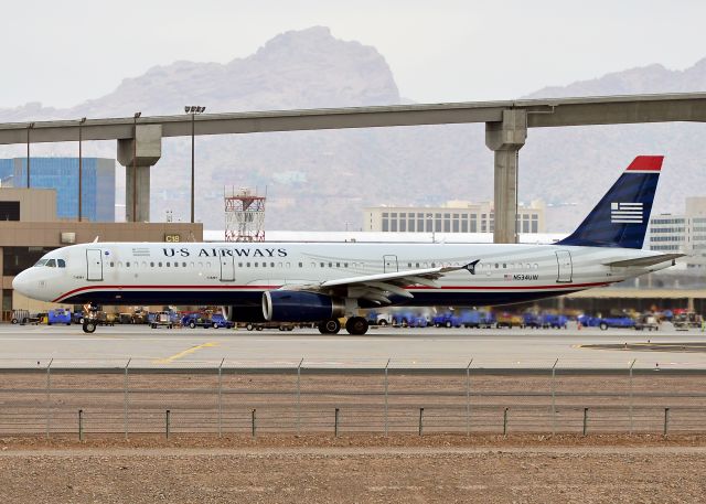 Airbus A321 (N534UW)
