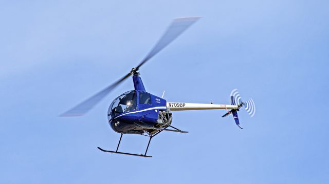 Robinson R-22 (N7098P) - Robinson Helicoptor R-22 passing Gila Bend Municipal Airport February 2023