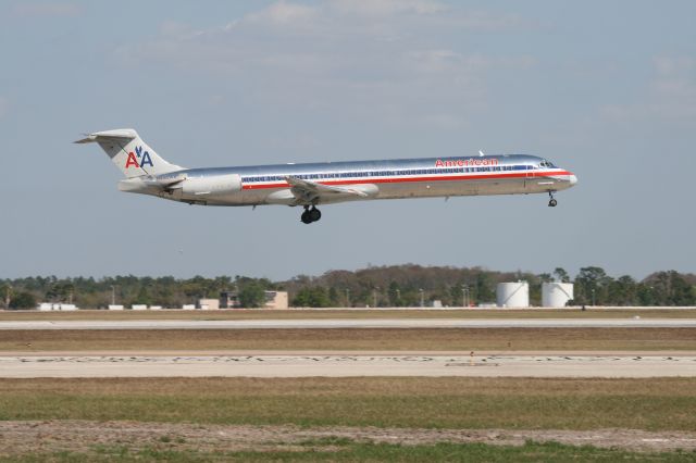 McDonnell Douglas MD-83 (N492AA)