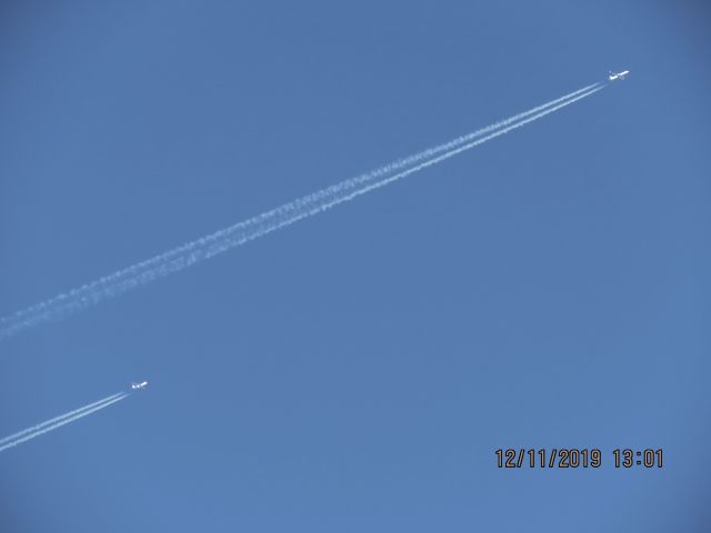 Airbus A320 (N242NV)