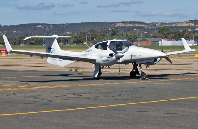 Diamond Twin Star (VH-YBV) - FLIGHT TRAINING ADELAIDE - FTA - DIAMOND DA-42-L360 TWIN STAR - REG VH-YBV (CN 42-209) - PARAFIELD AIRPORT ADELAIDE SA. AUSTRALIA - YPPF (15/11/2016)
