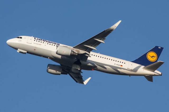 Airbus A320 (D-AIUQ) - DLH2501 departing for Munich.