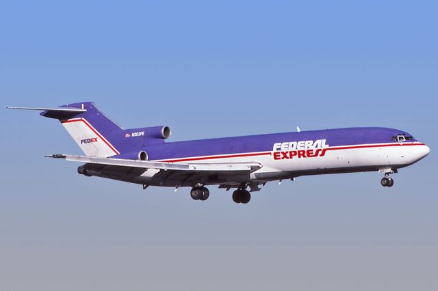 BOEING 727-200 (N203FE) - Jan. 1997 - a.m. cargo arrival at PHX