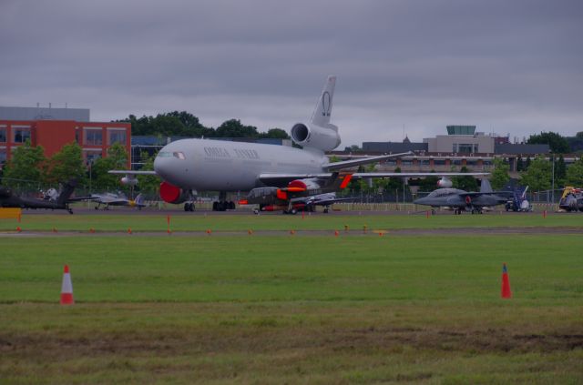 McDonnell Douglas DC-10 (N974VV)